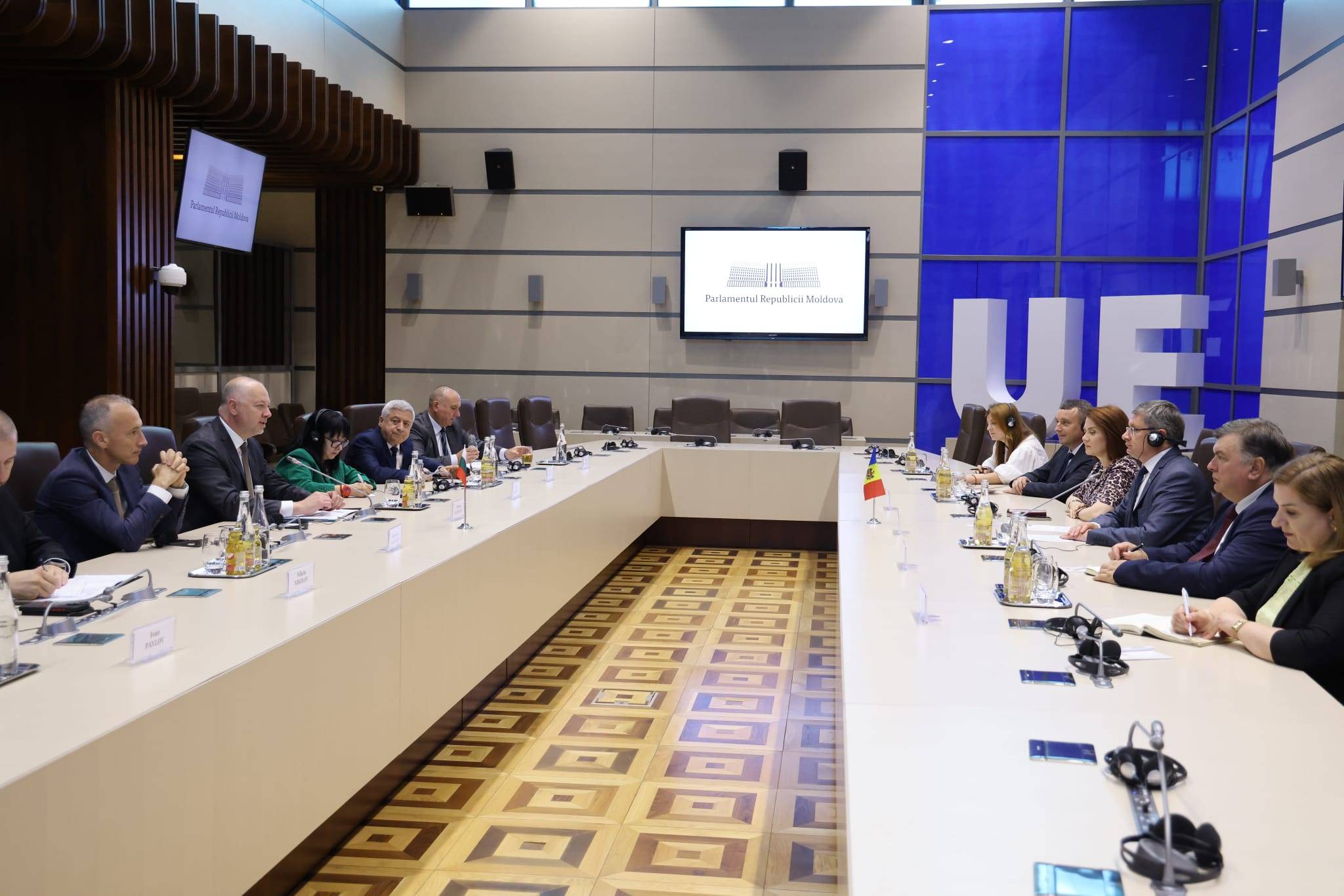  Българската и молдовската делегации 